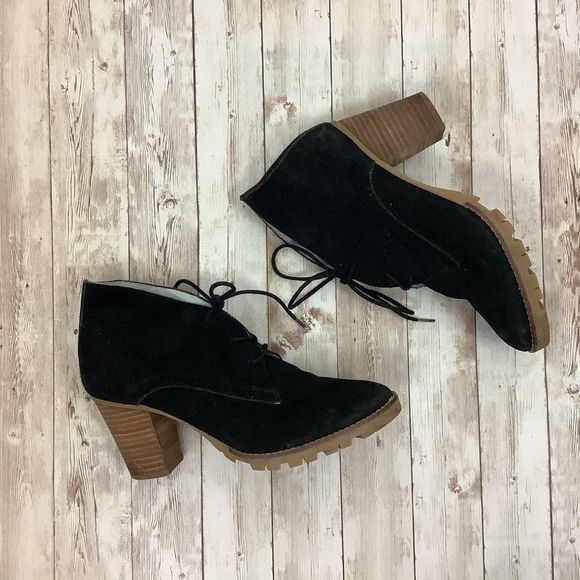 GAP black lace up suede booties - Picture 4 of 10